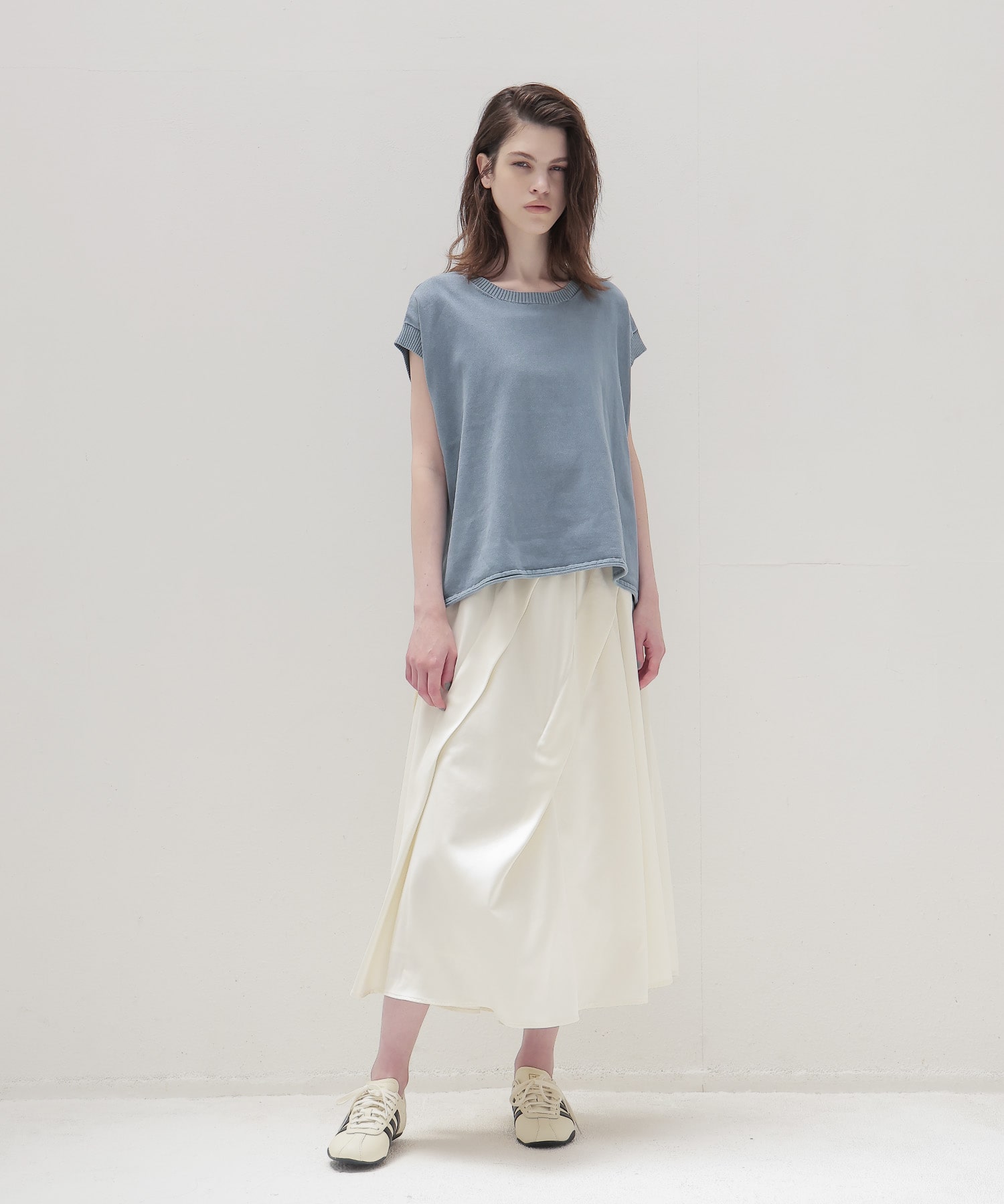 stone wash over sleeveless pull