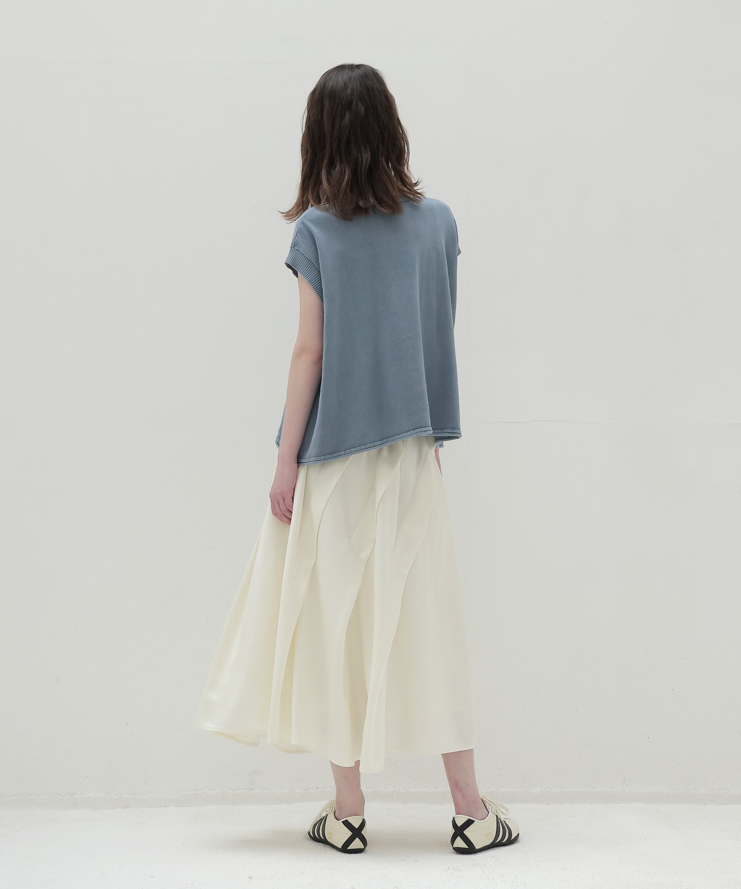 stone wash over sleeveless pull