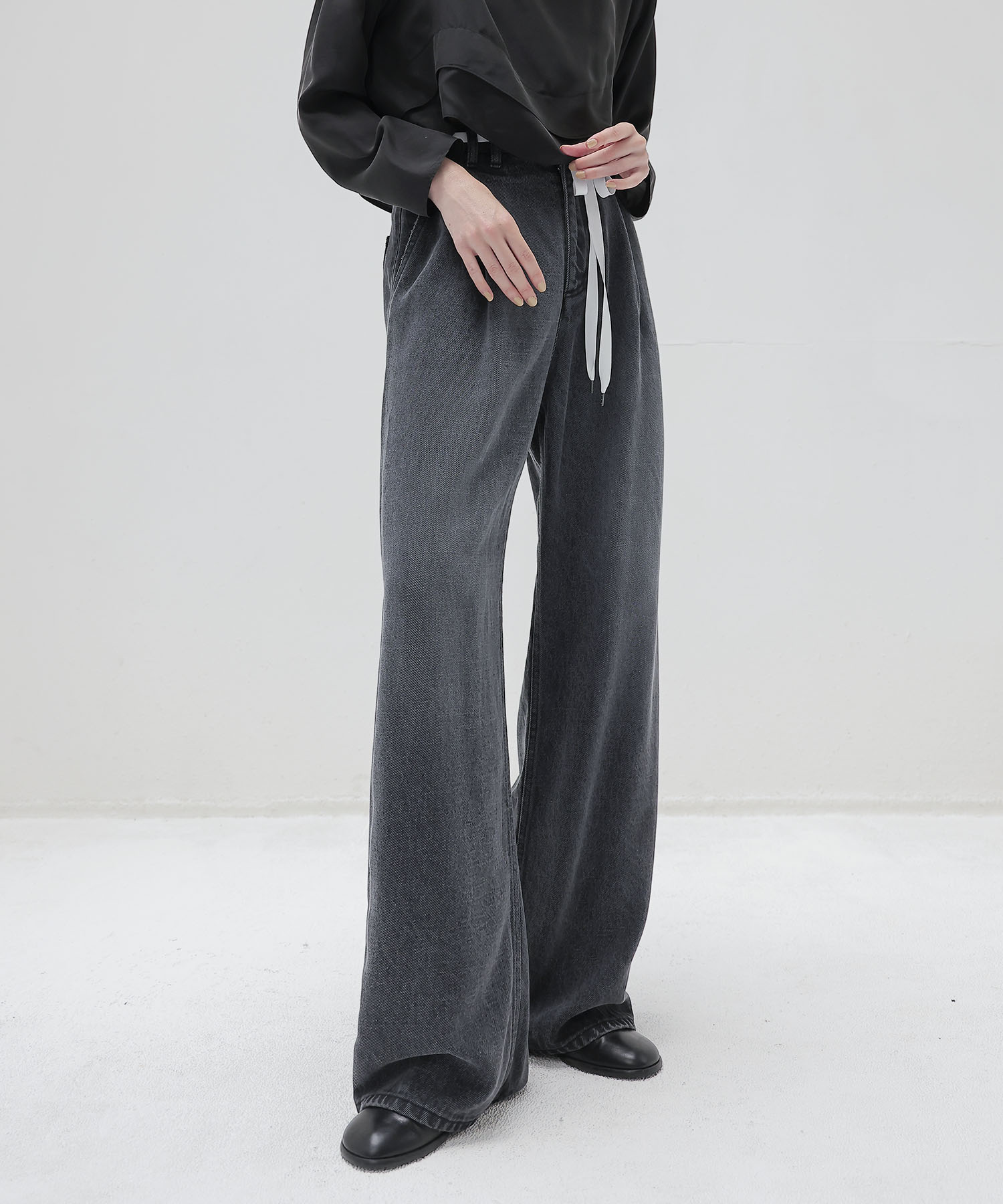 lyocell black denim tuck wide pants