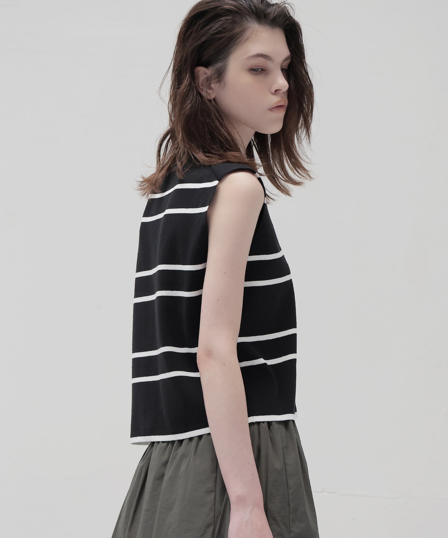 2pitch border Vneck pullover