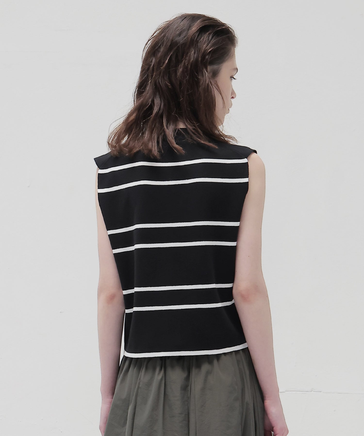 2pitch border Vneck pullover