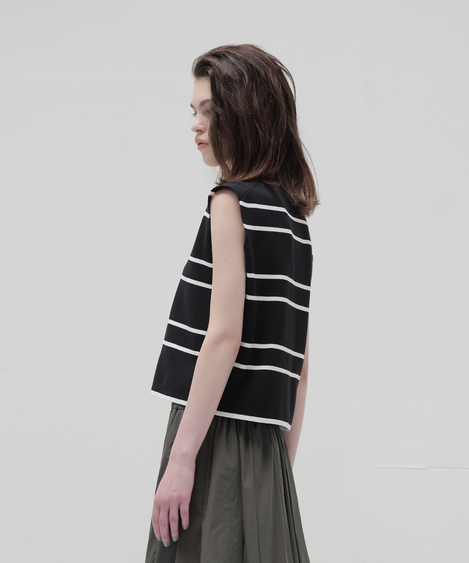 2pitch border Vneck pullover