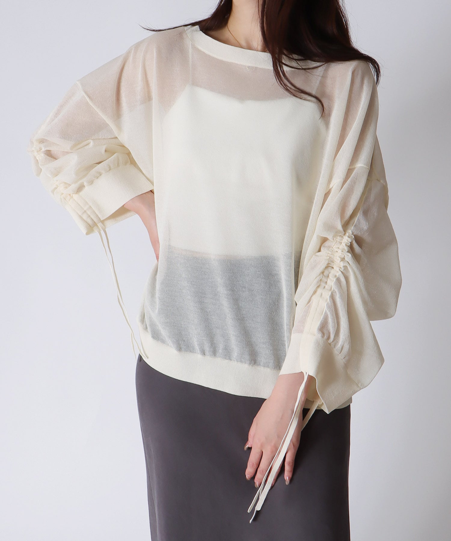 ALLONGE sheer string sleeve pull