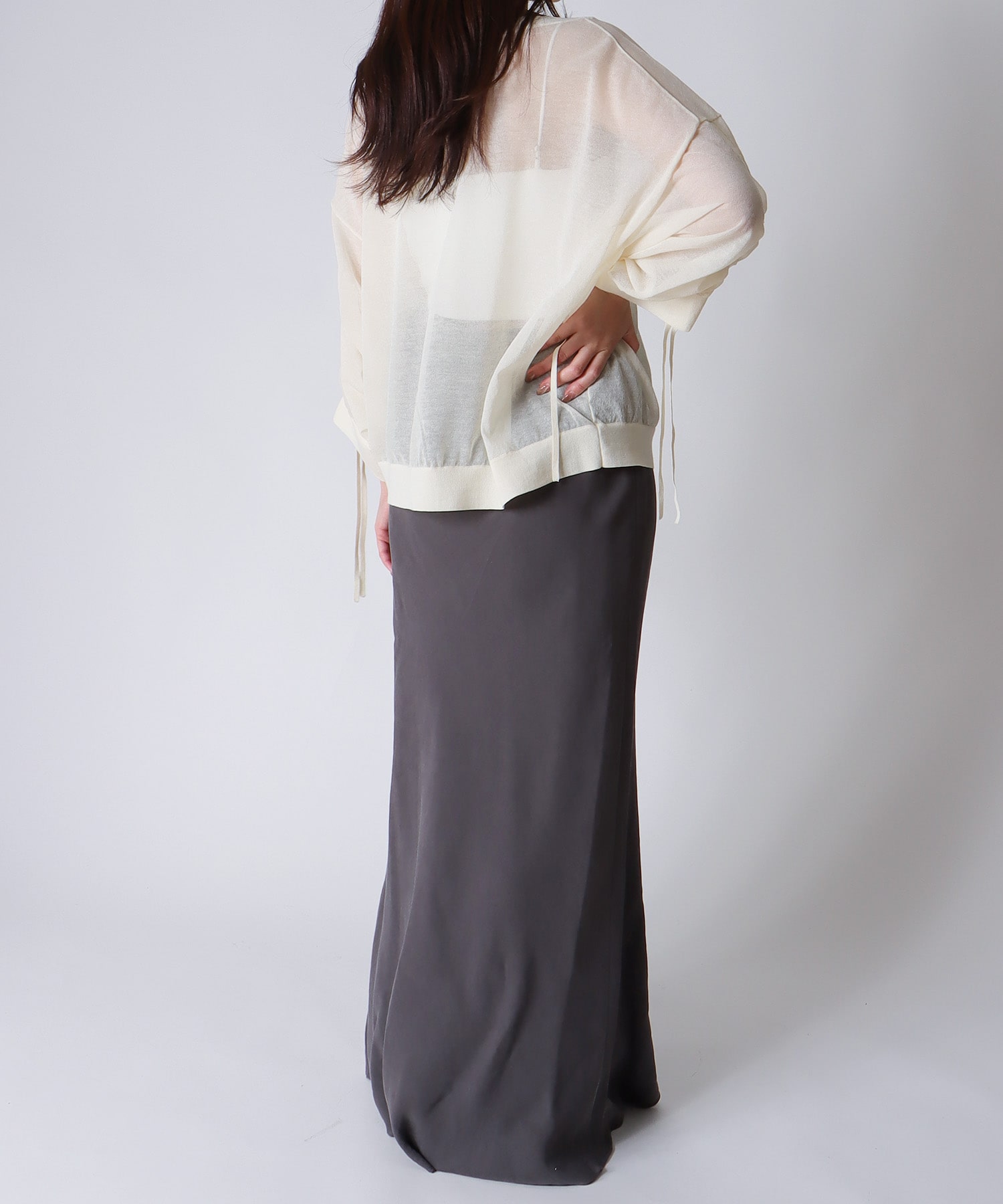 ALLONGE sheer string sleeve pull