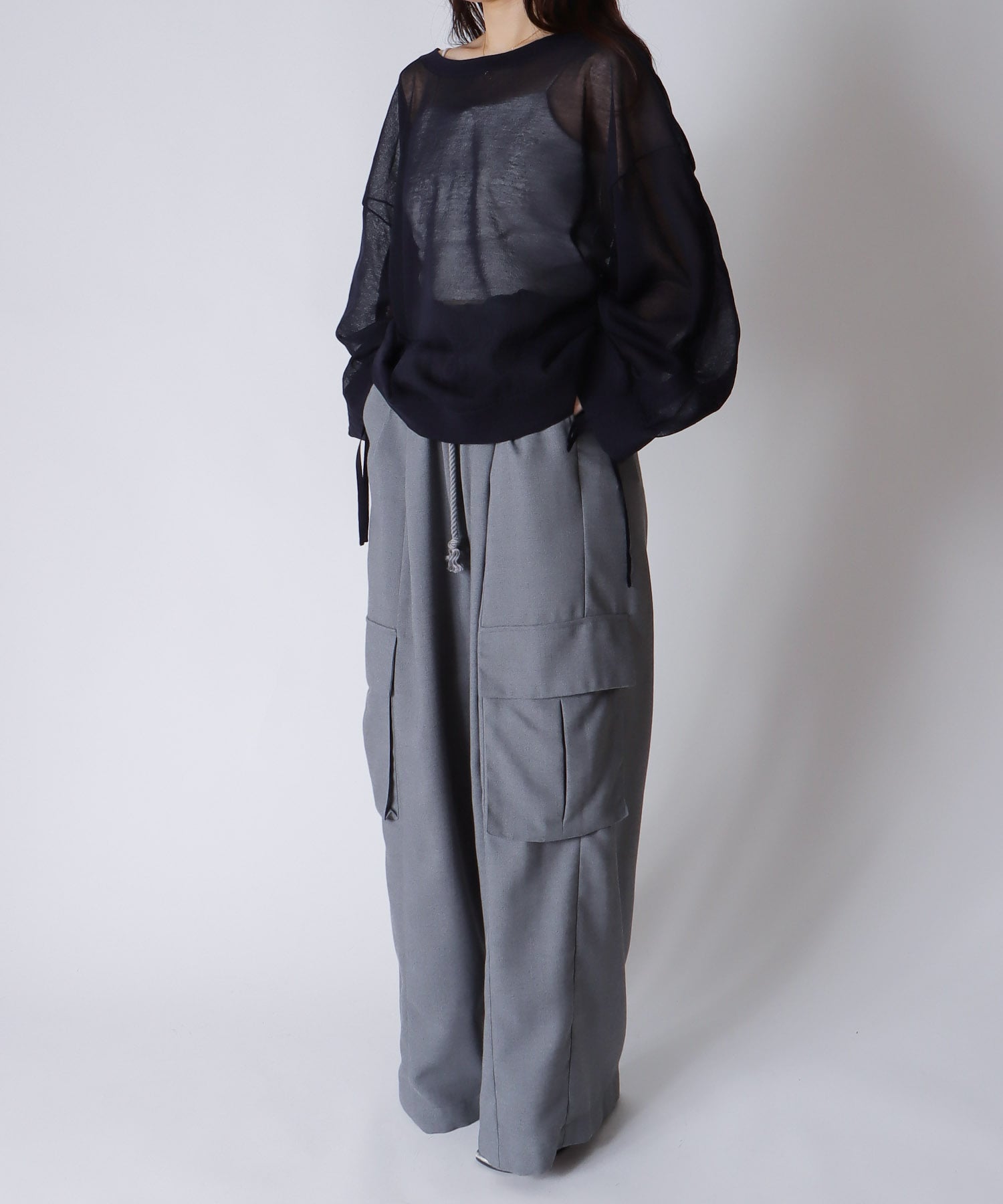 ALLONGE sheer string sleeve pull