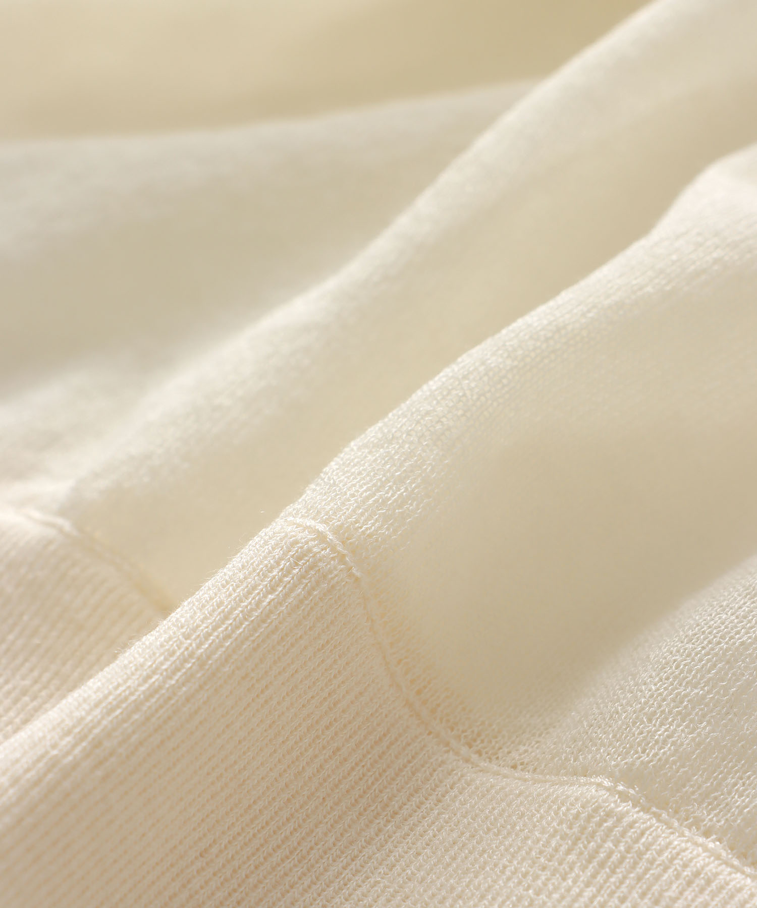 ALLONGE sheer string sleeve pull