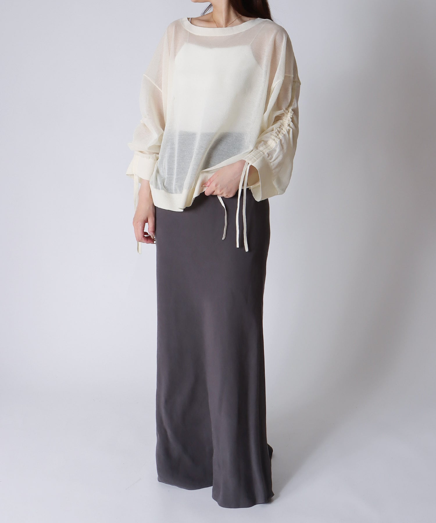 ALLONGE sheer string sleeve pull