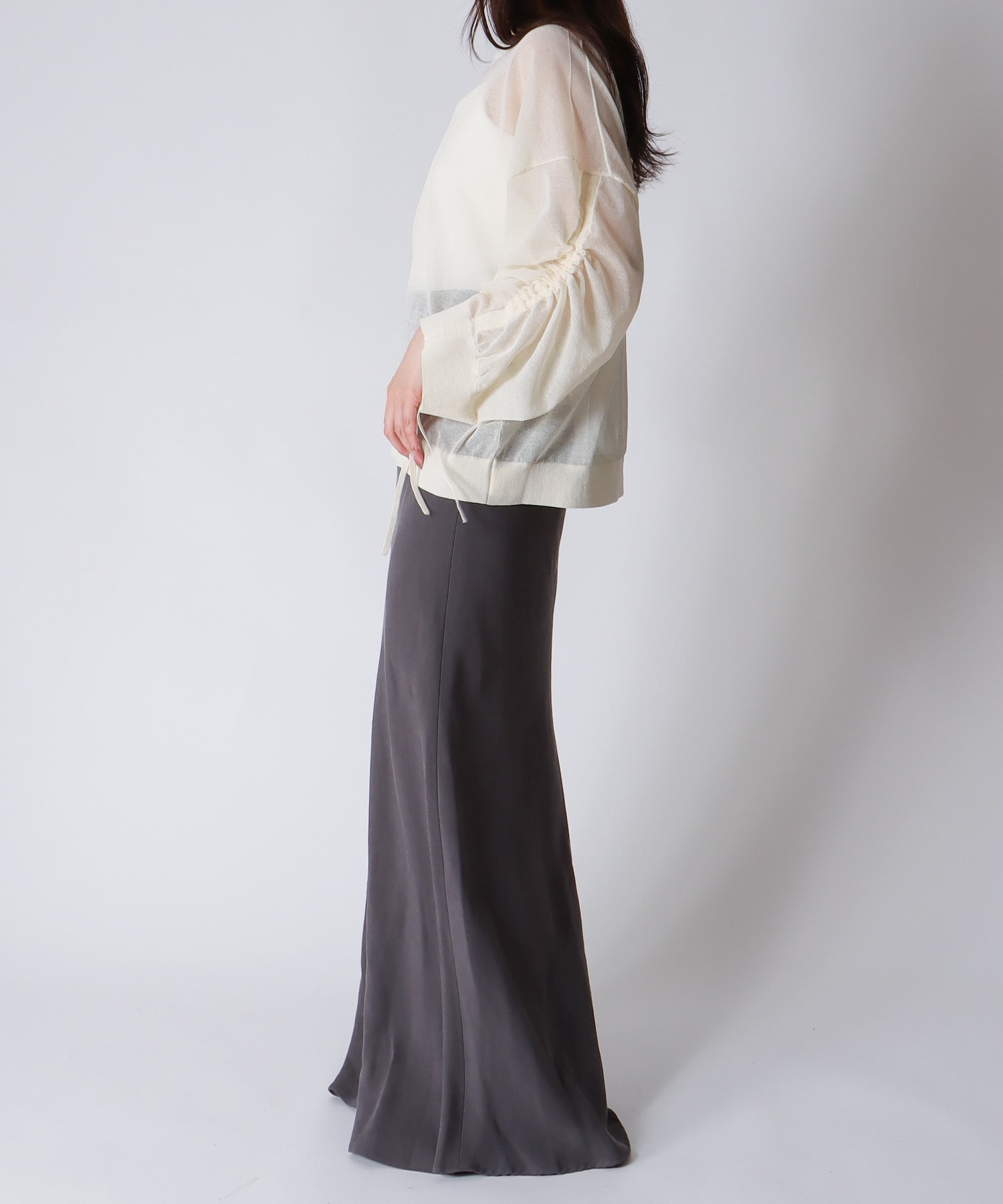 ALLONGE sheer string sleeve pull