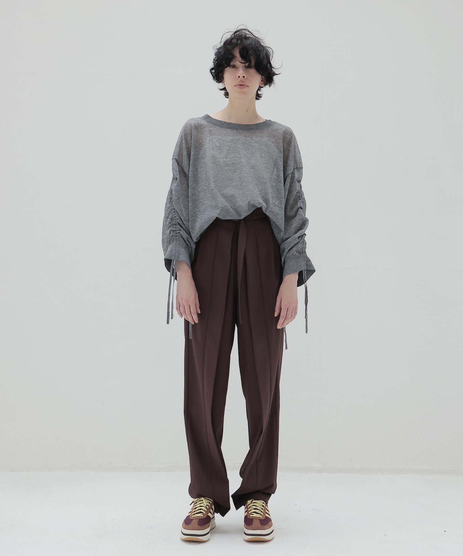 fluttering tapered pants