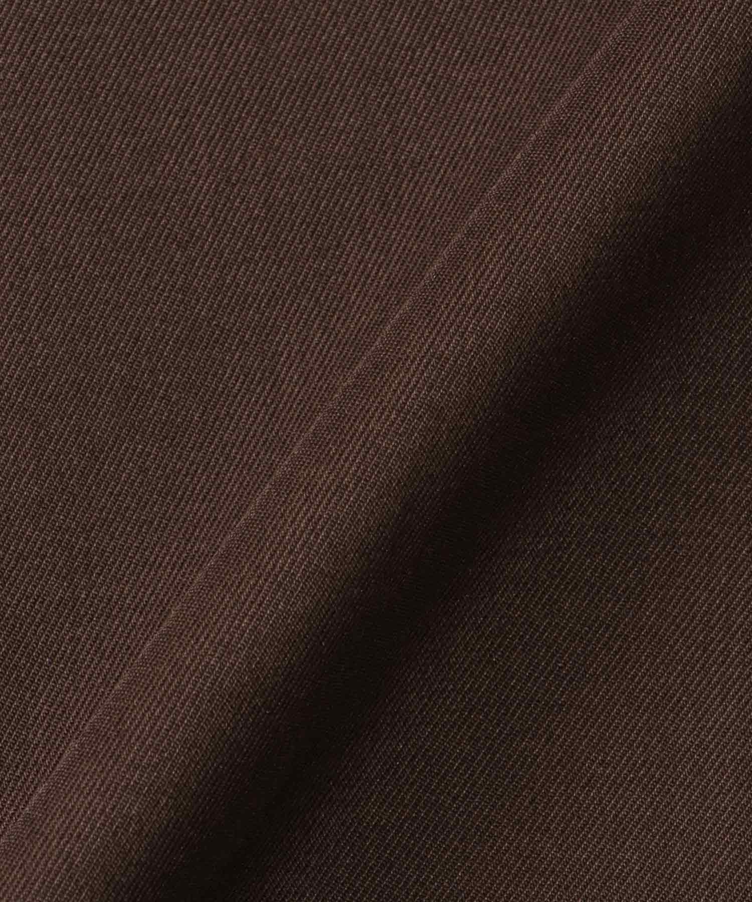 fluttering tapered pants