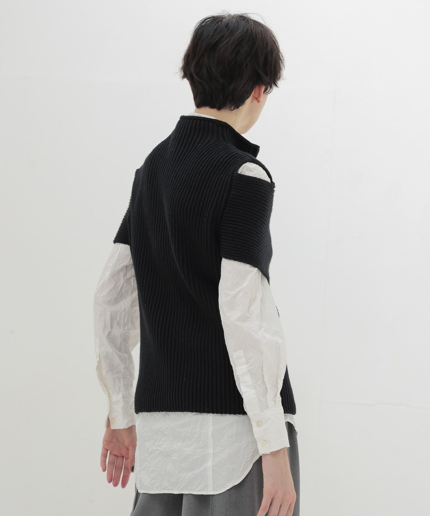 C/W cross slit zip pullover