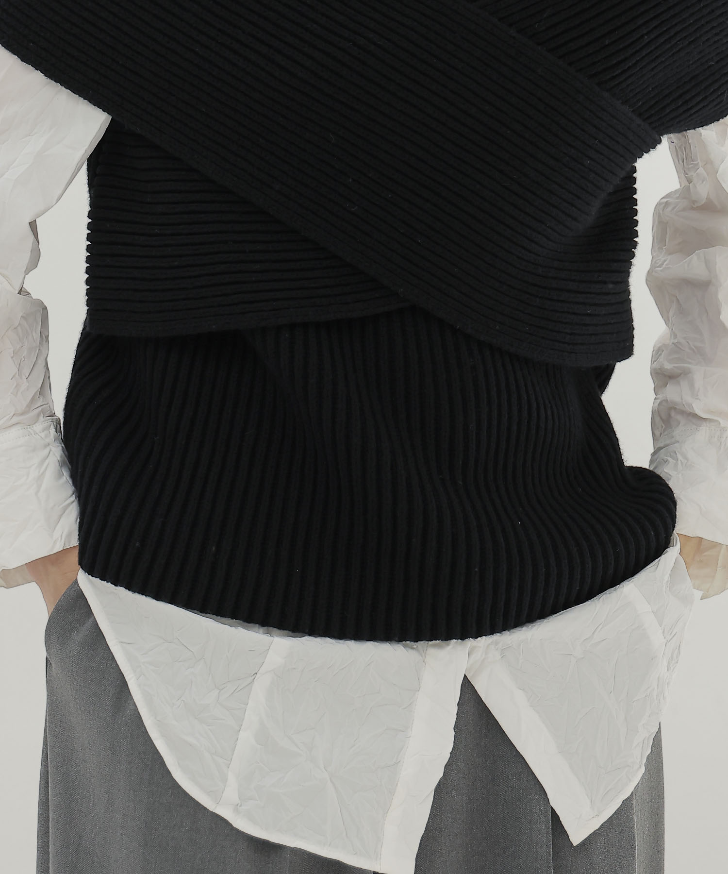 C/W cross slit zip pullover
