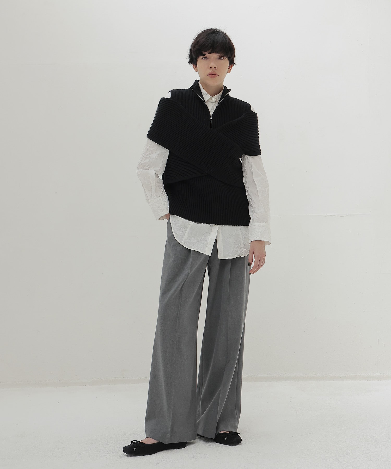 C/W cross slit zip pullover