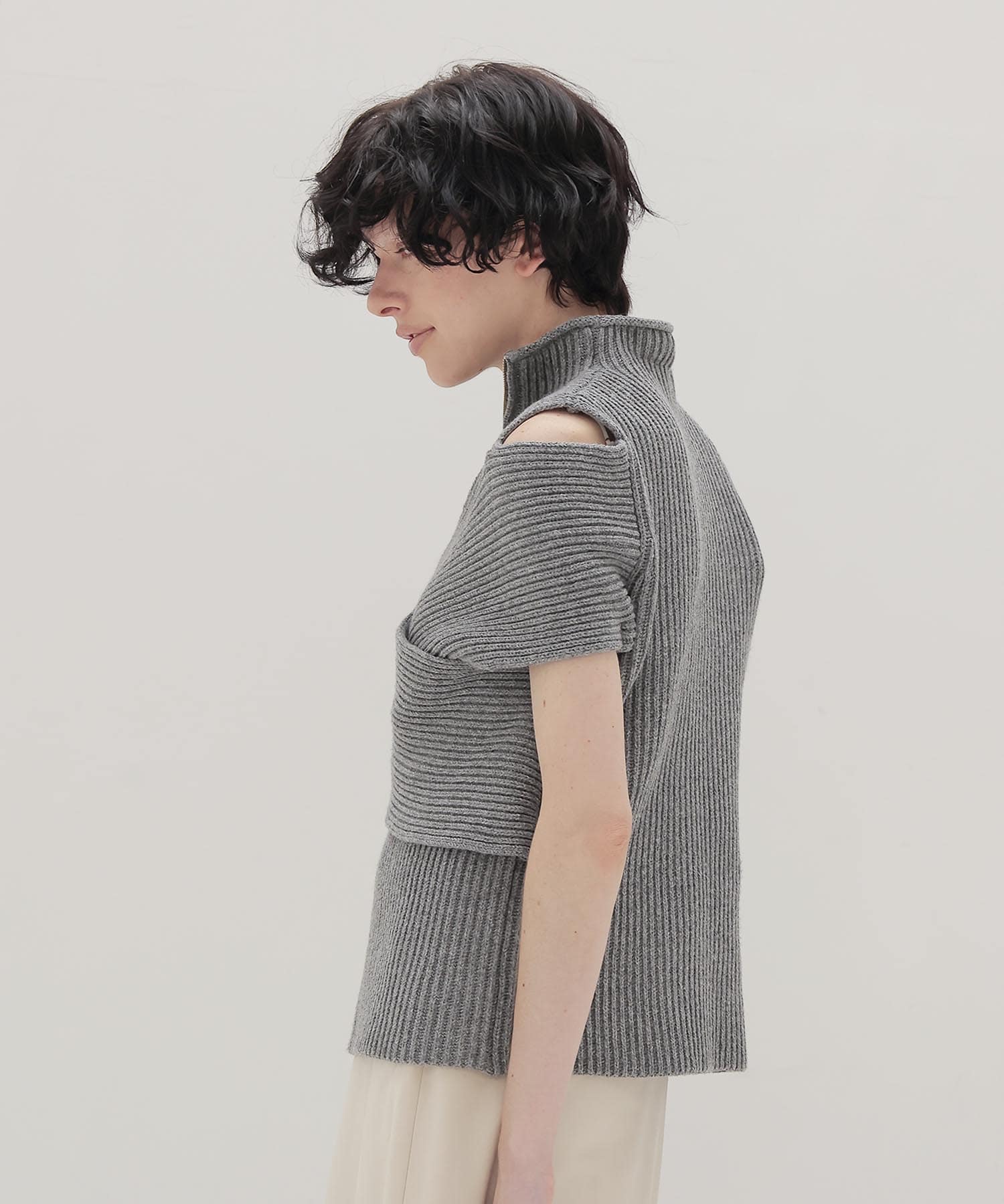 C/W cross slit zip pullover