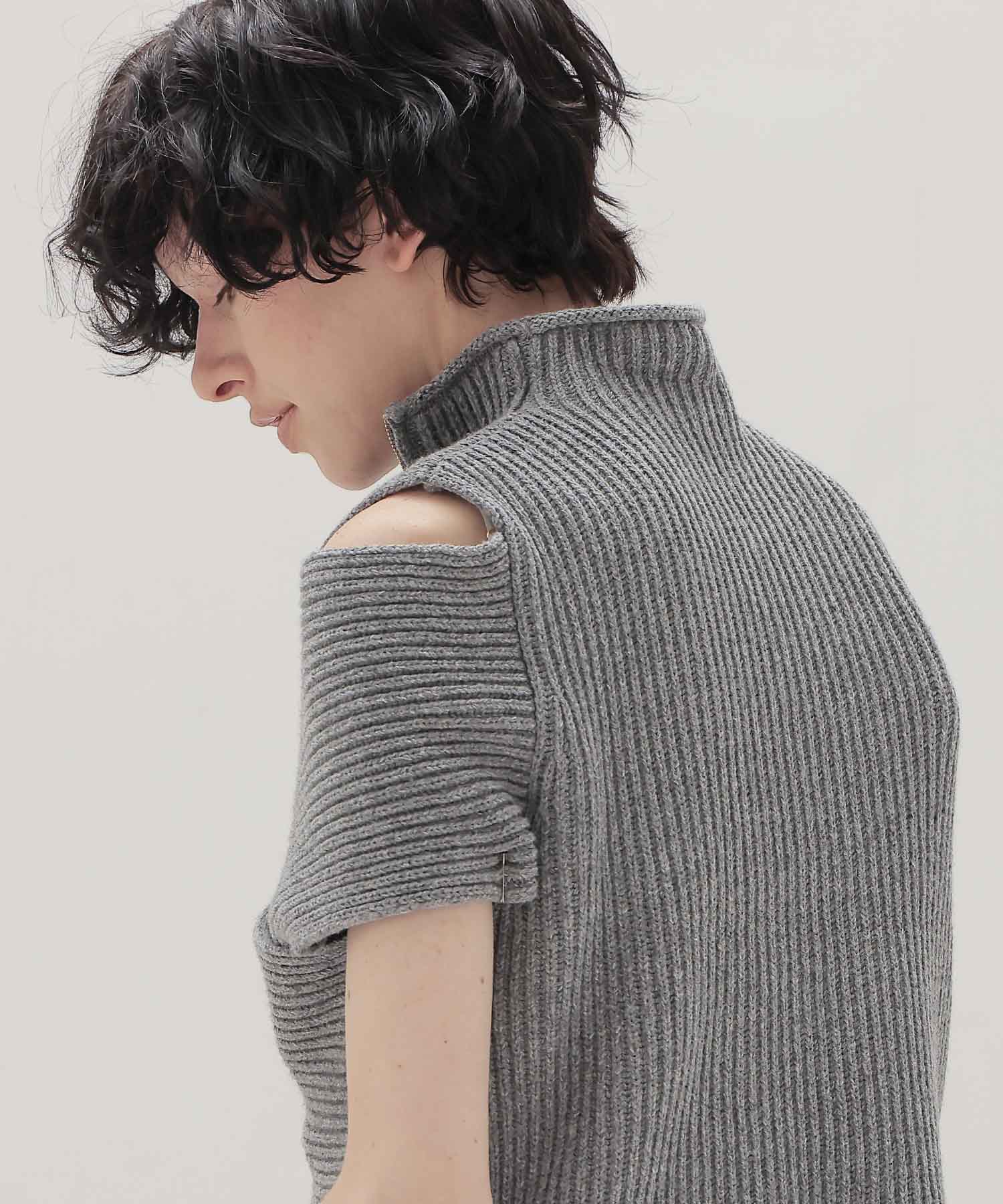 C/W cross slit zip pullover