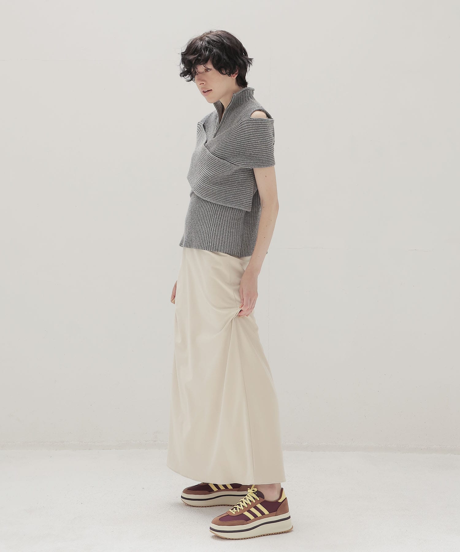 C/W cross slit zip pullover