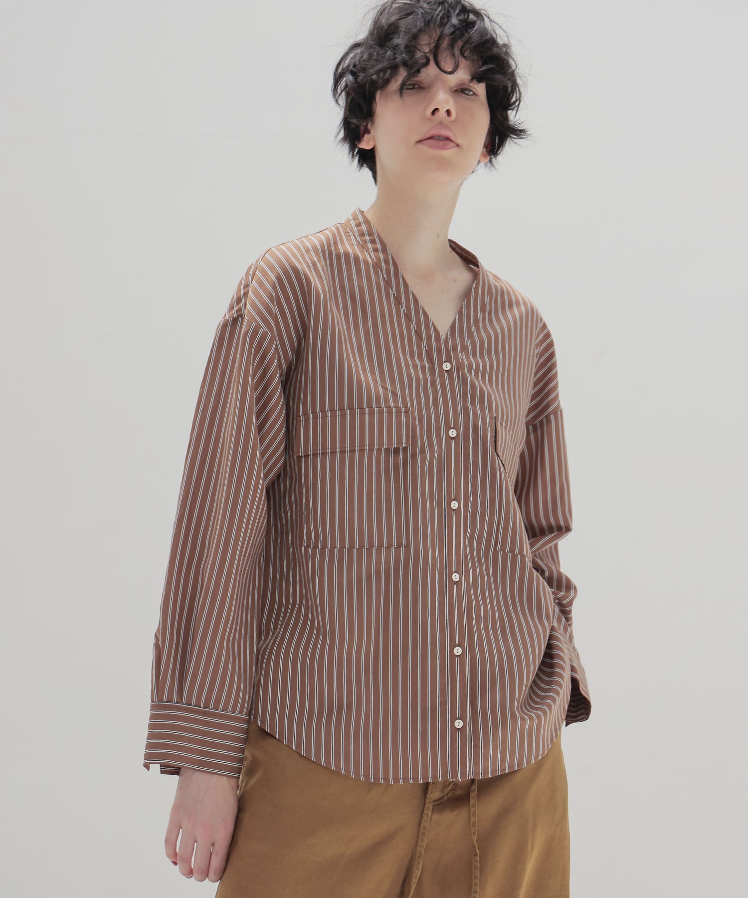 stripe collarless shirt