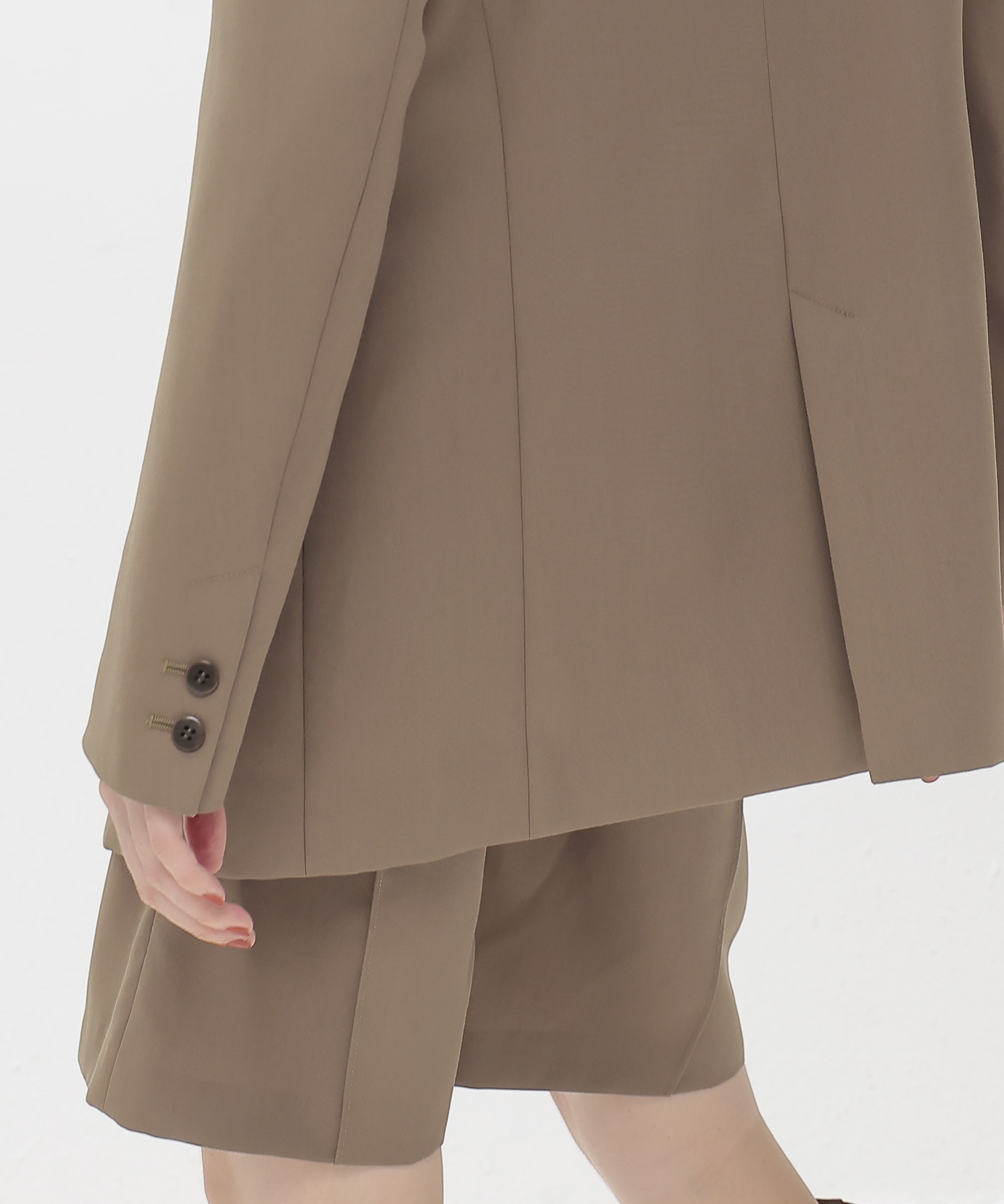 suiting collarless jacket