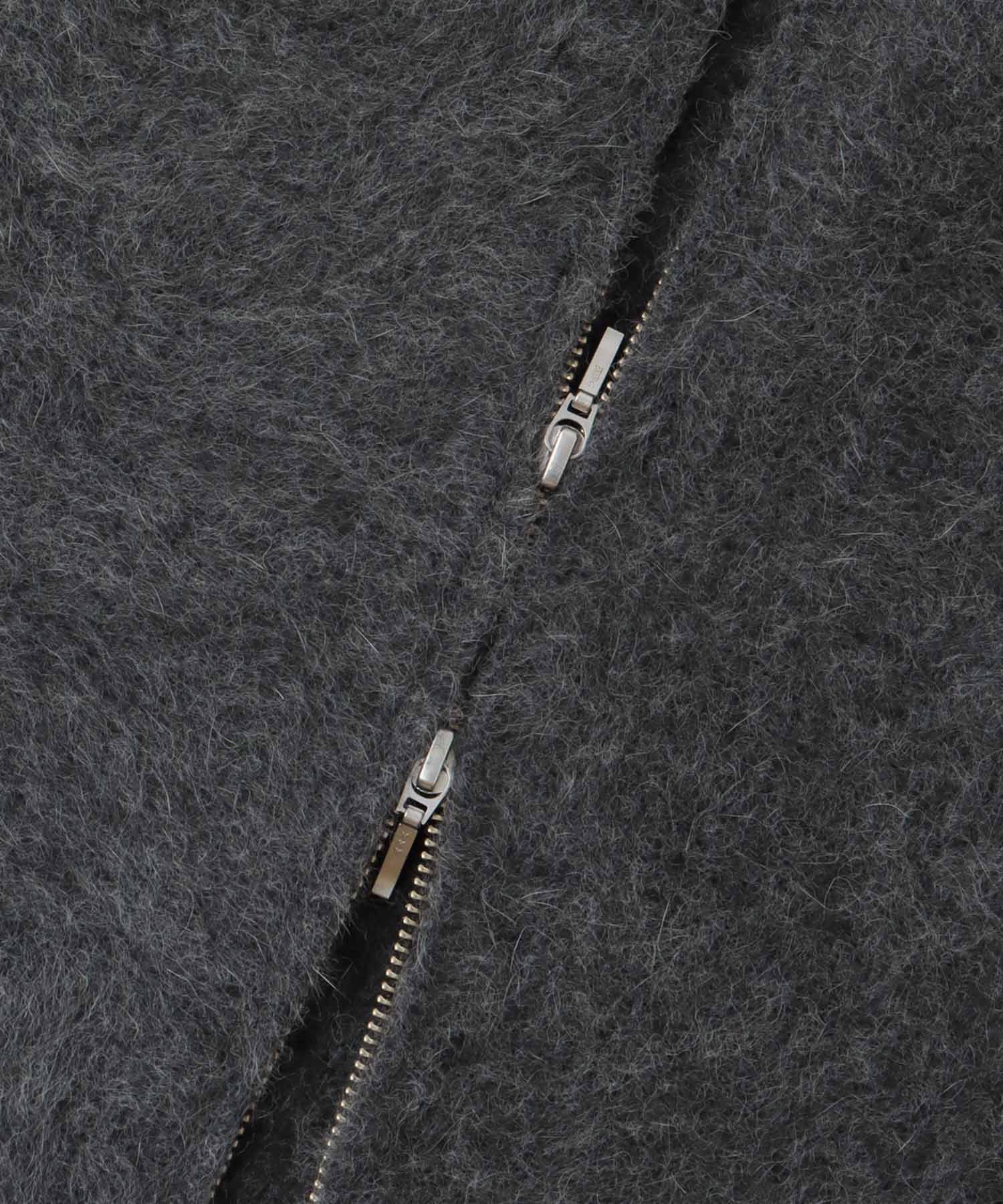yak fox zip gilet