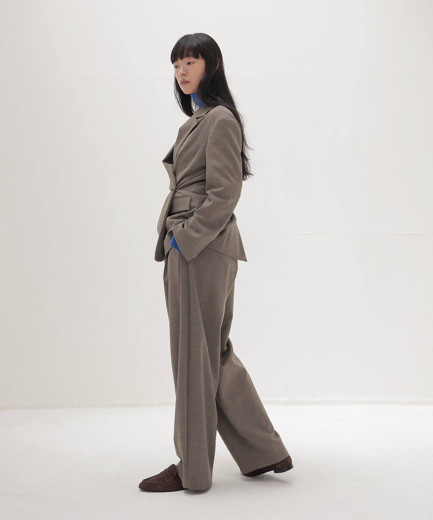 twill woven barrel one tuck pants