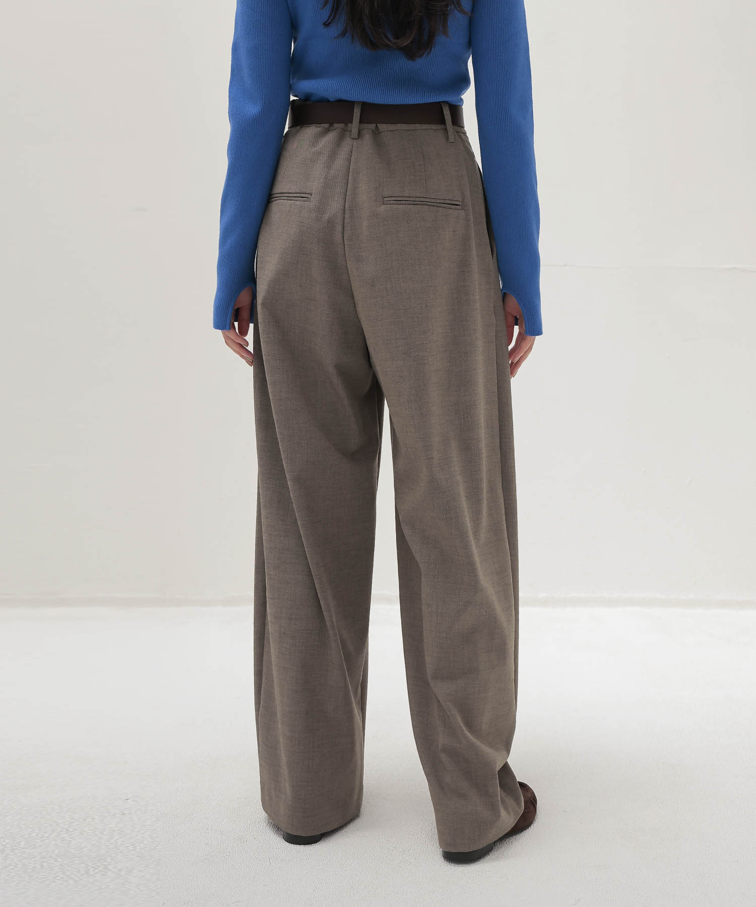 twill woven barrel one tuck pants