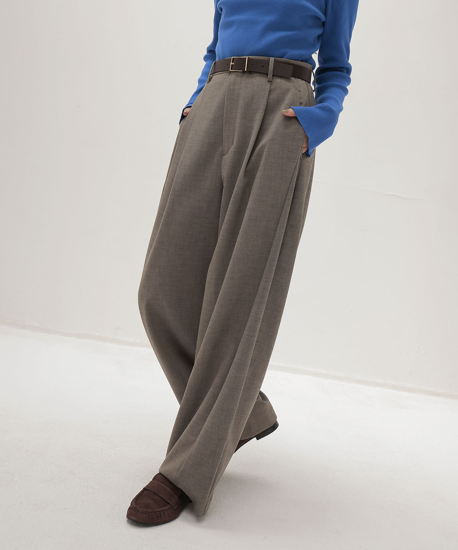 twill woven barrel one tuck pants