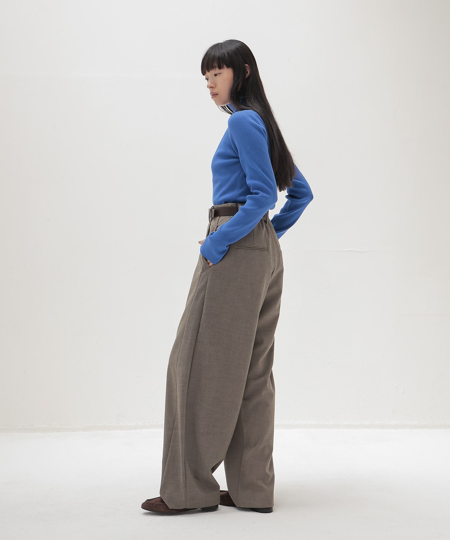twill woven barrel one tuck pants