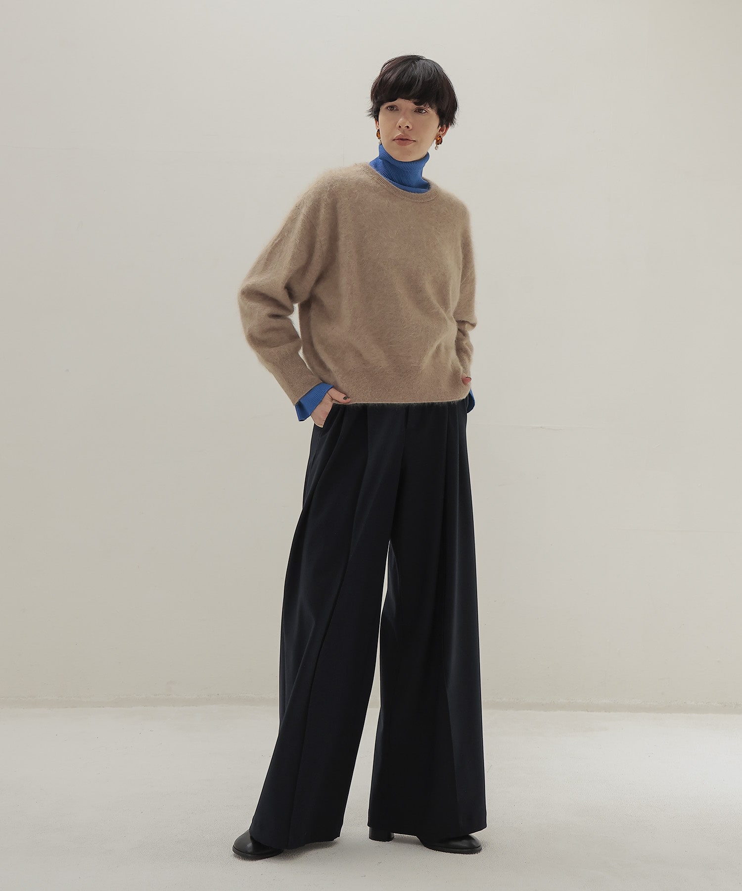 royal cashmere fluffy crew neck