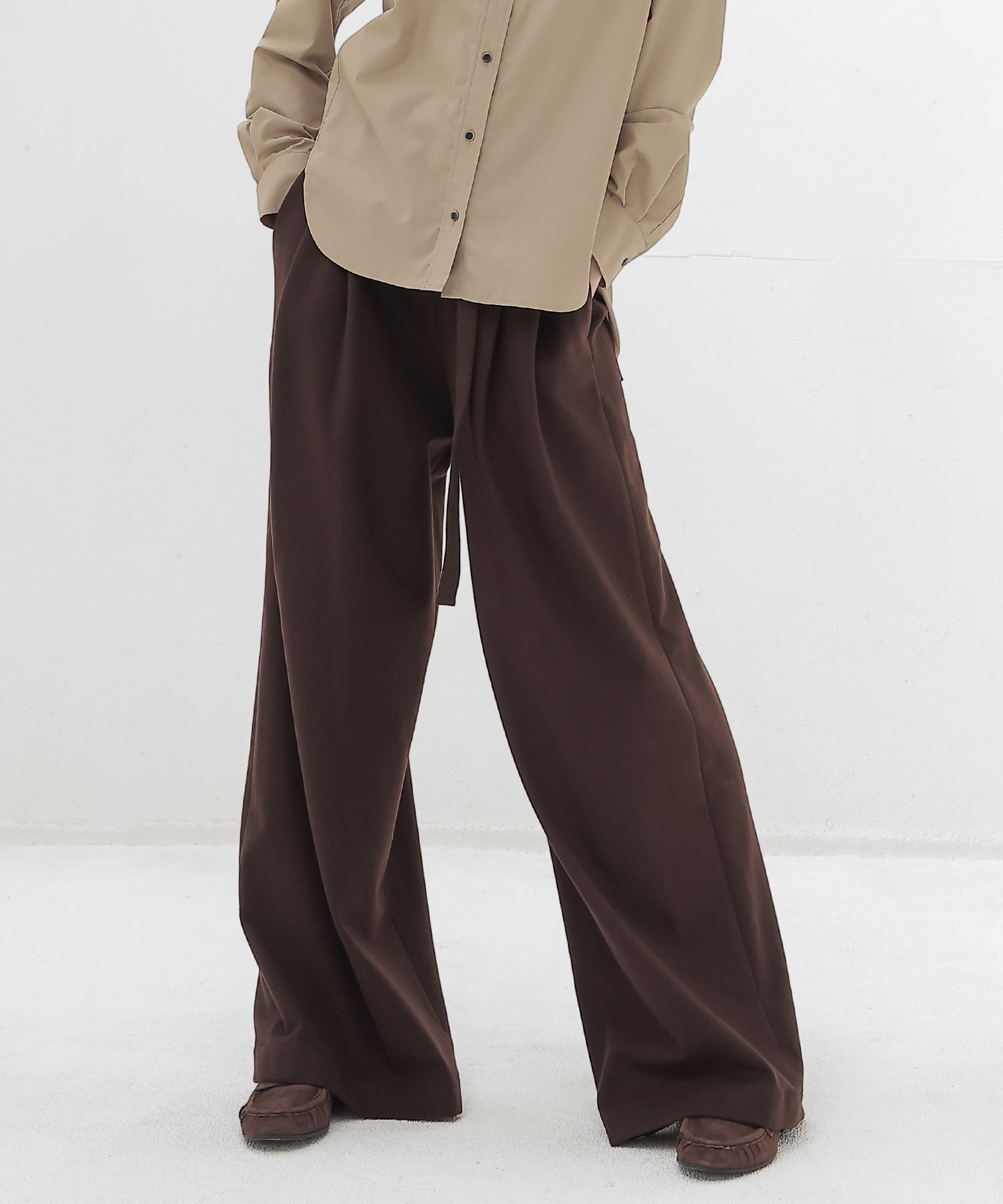 w brush waist gather pants