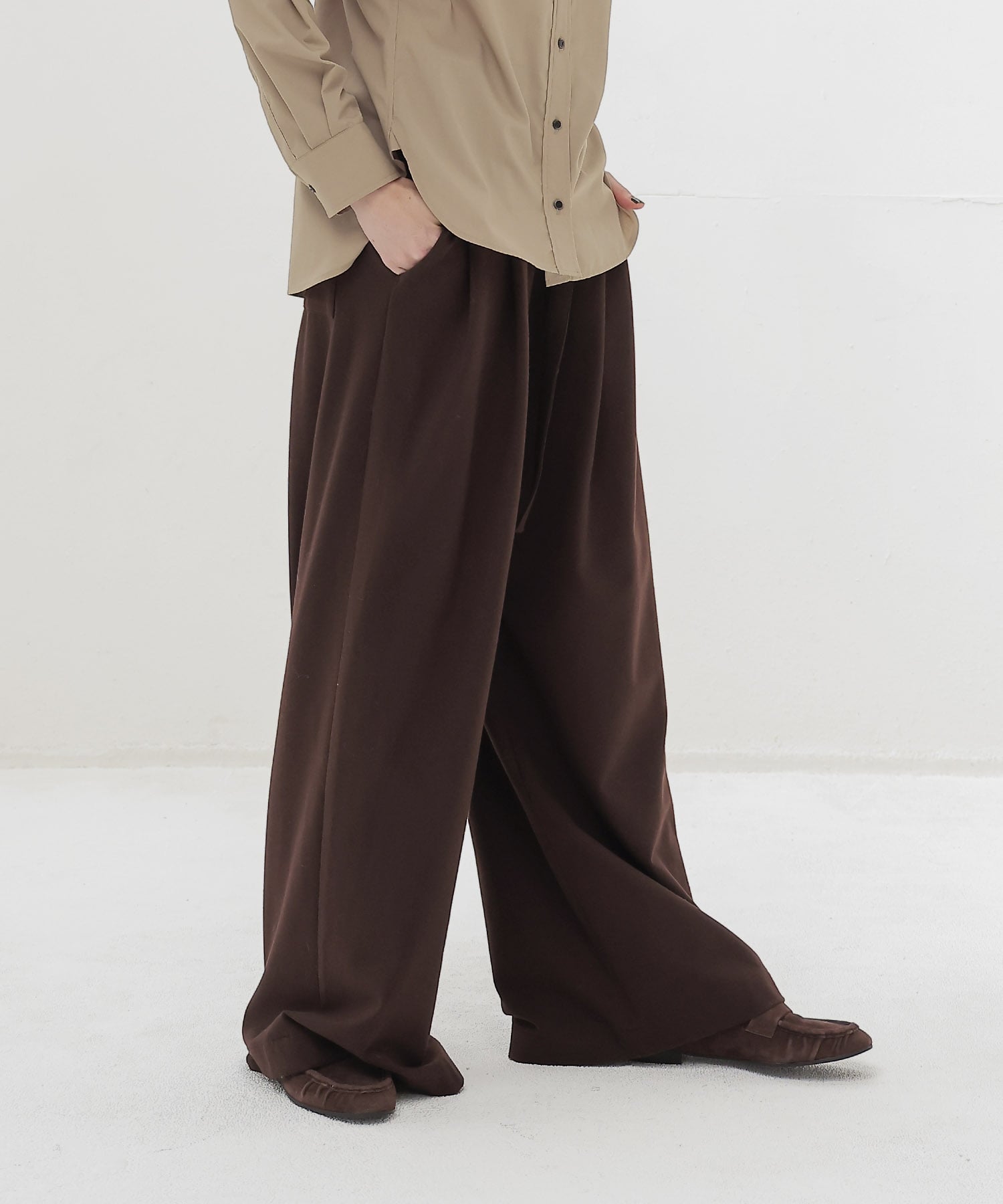 w brush waist gather pants