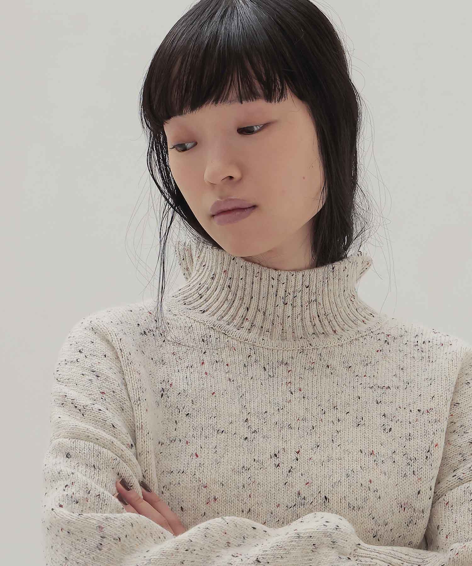 color grain turtleneck short pull