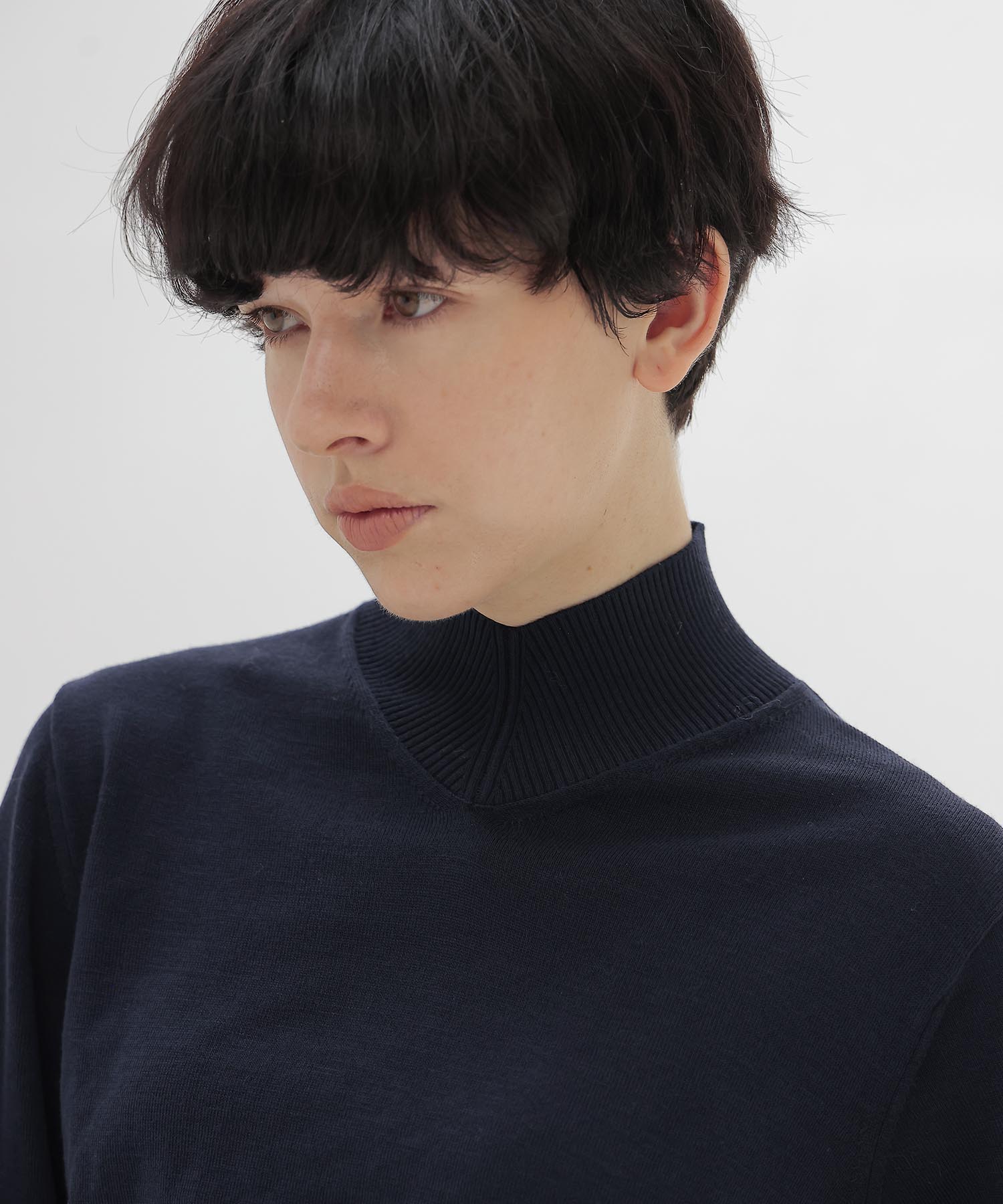 basolan wool V highneck pullover