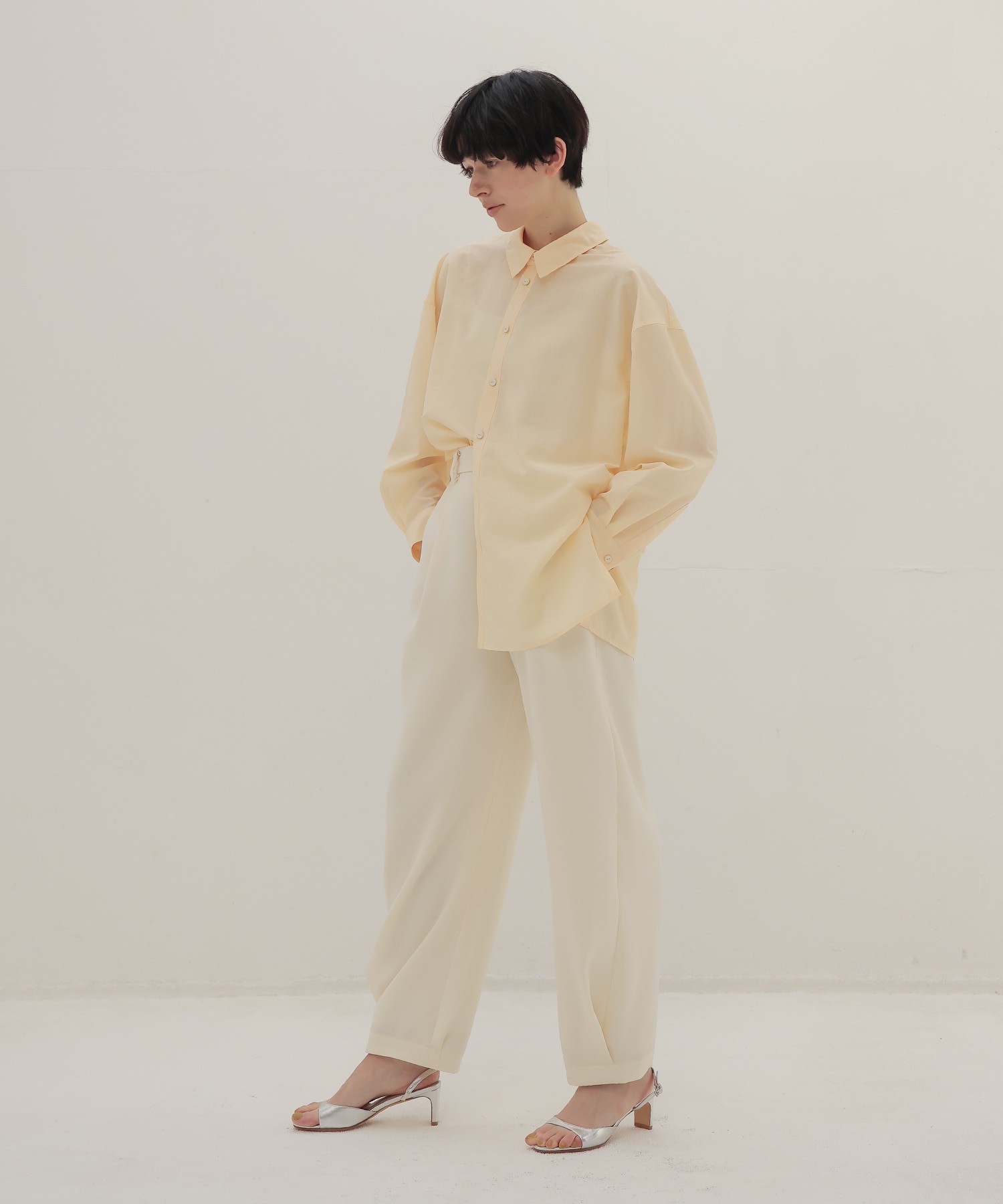 double satin hem tuck pants