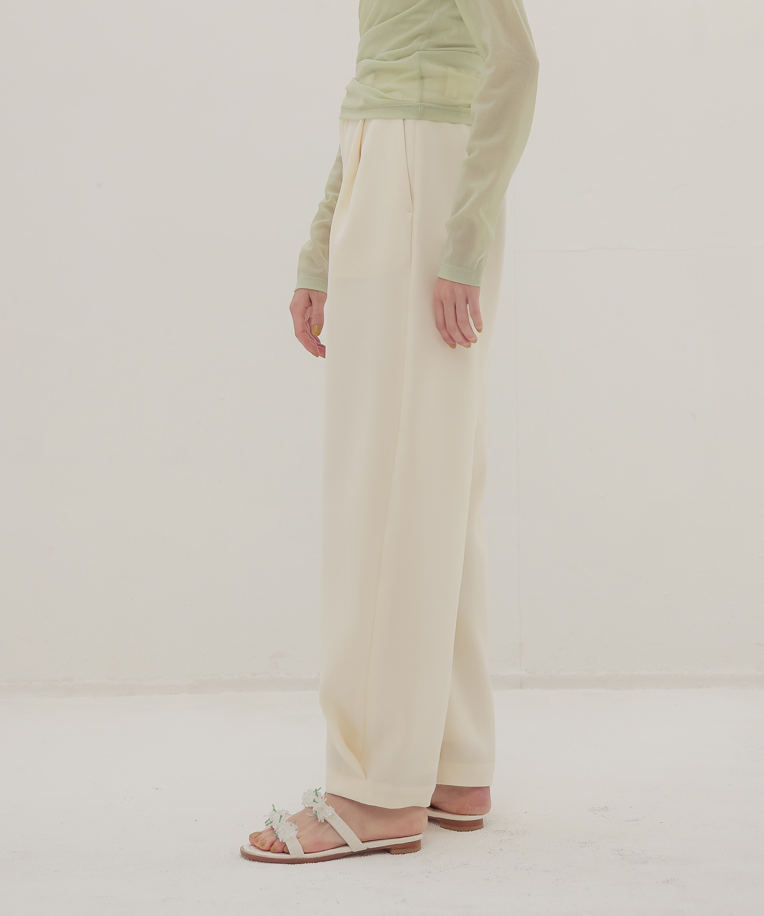 double satin hem tuck pants
