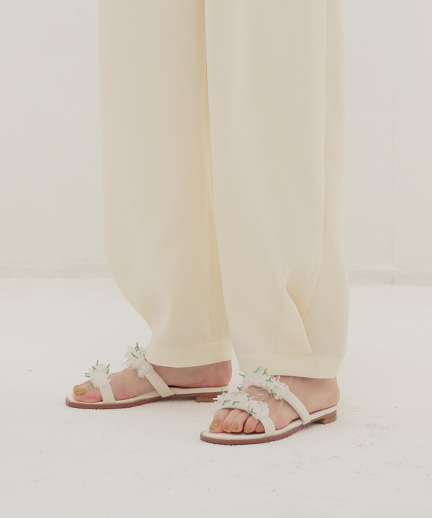 double satin hem tuck pants