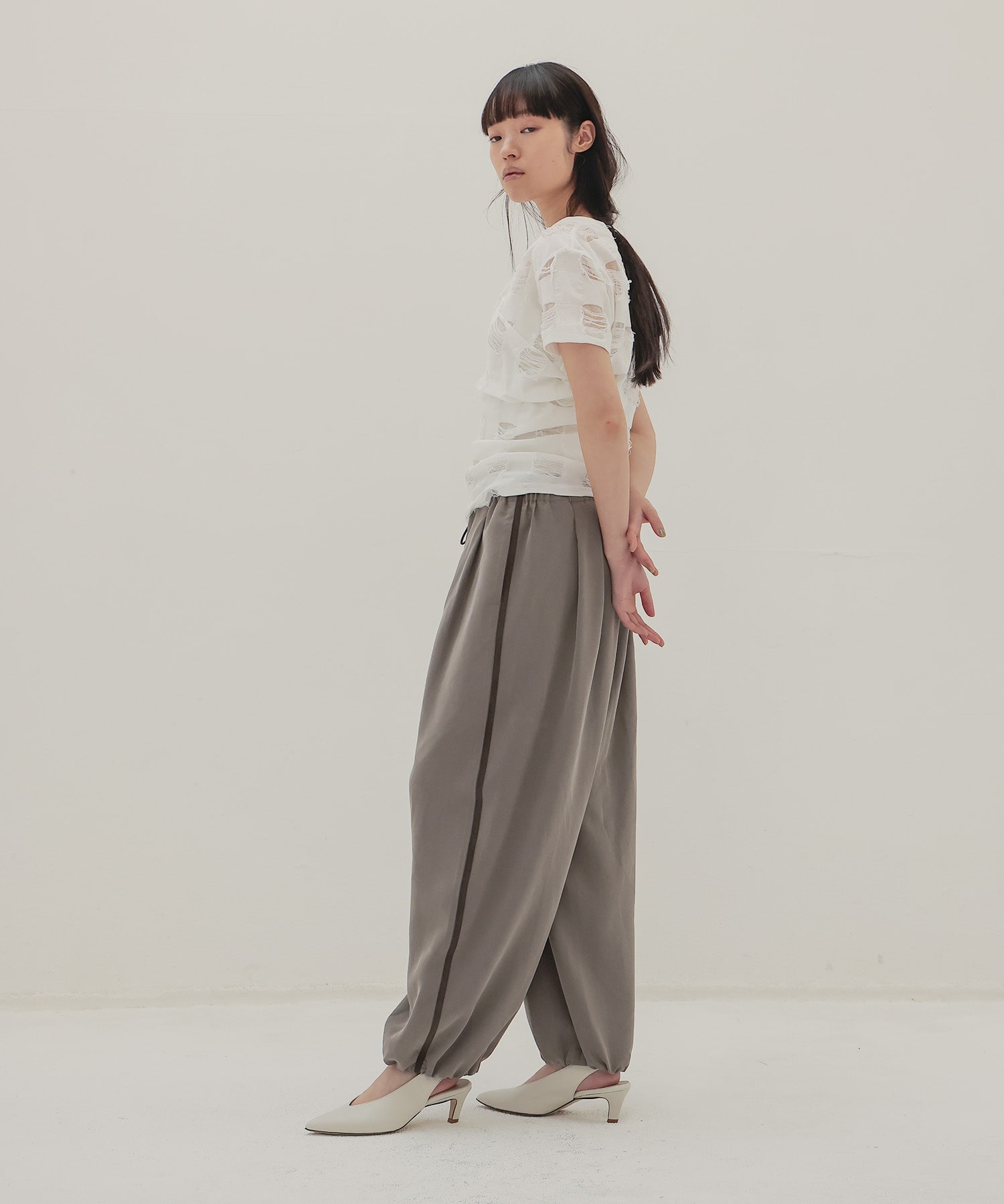 gather balloon line pants