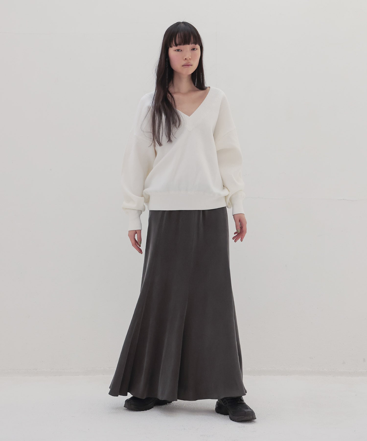 double ｖneck knit trainer