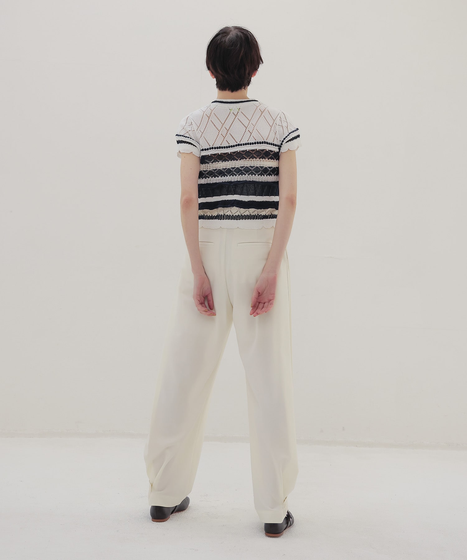 side volume tuck pants