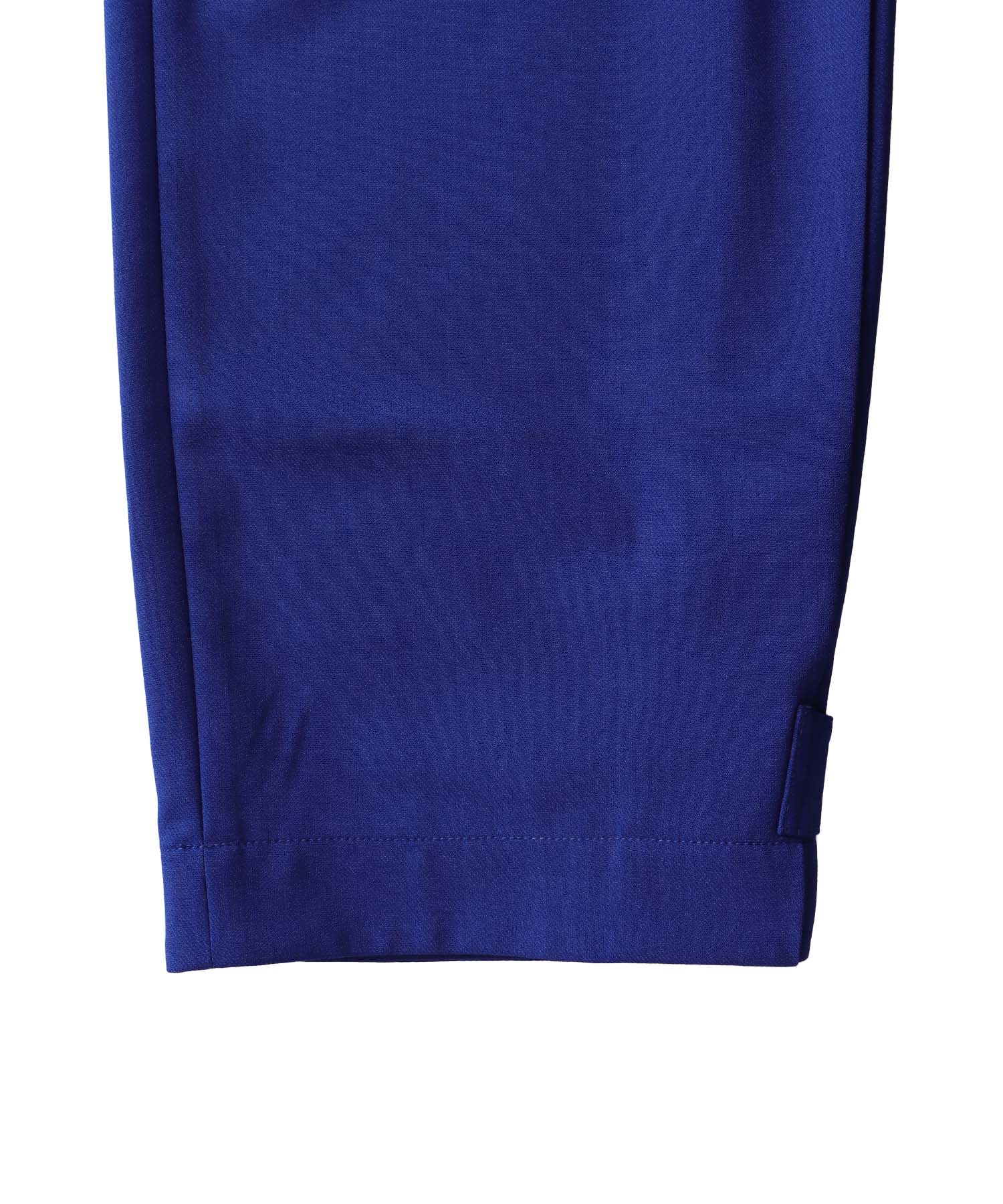 side volume tuck pants