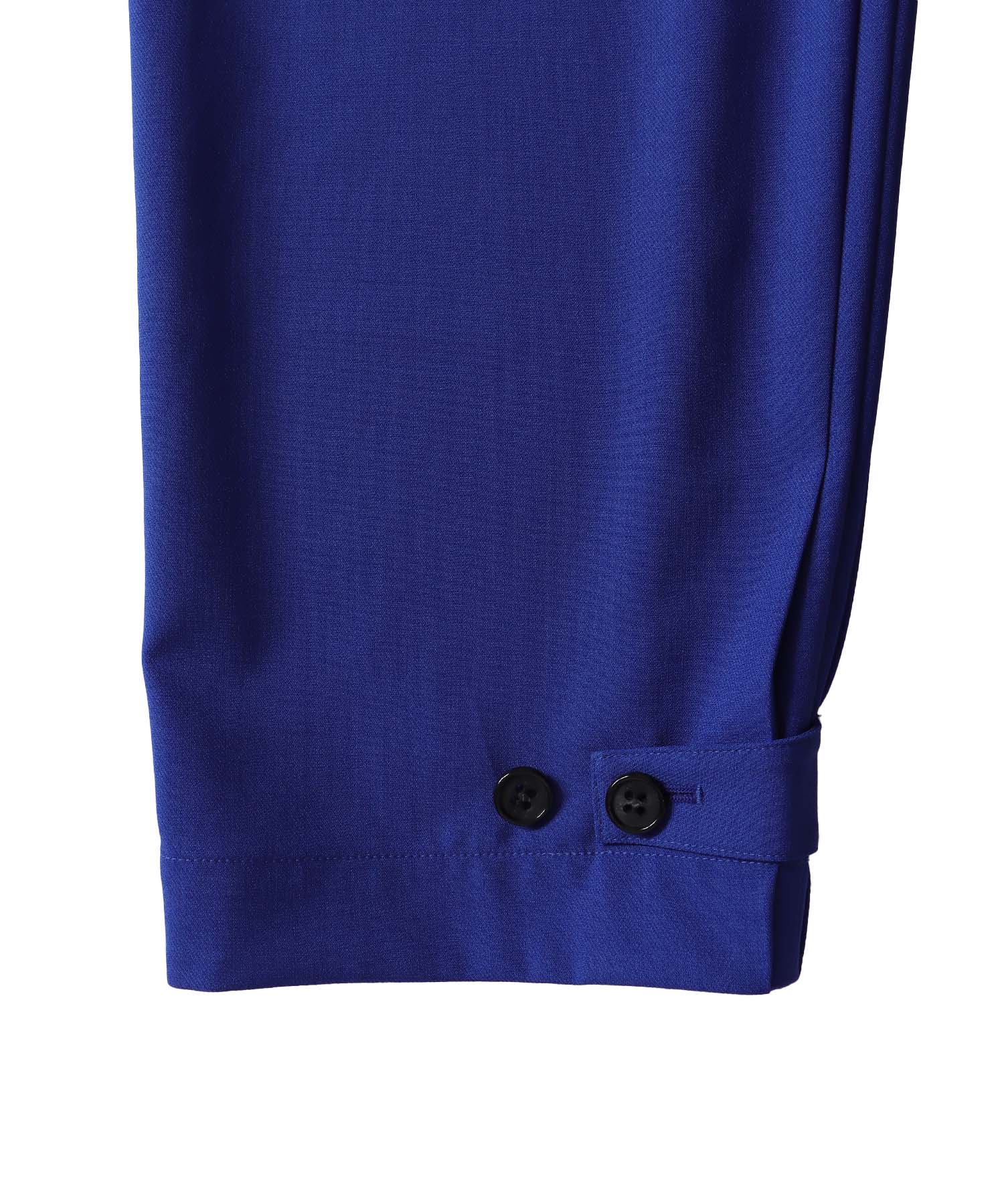 side volume tuck pants