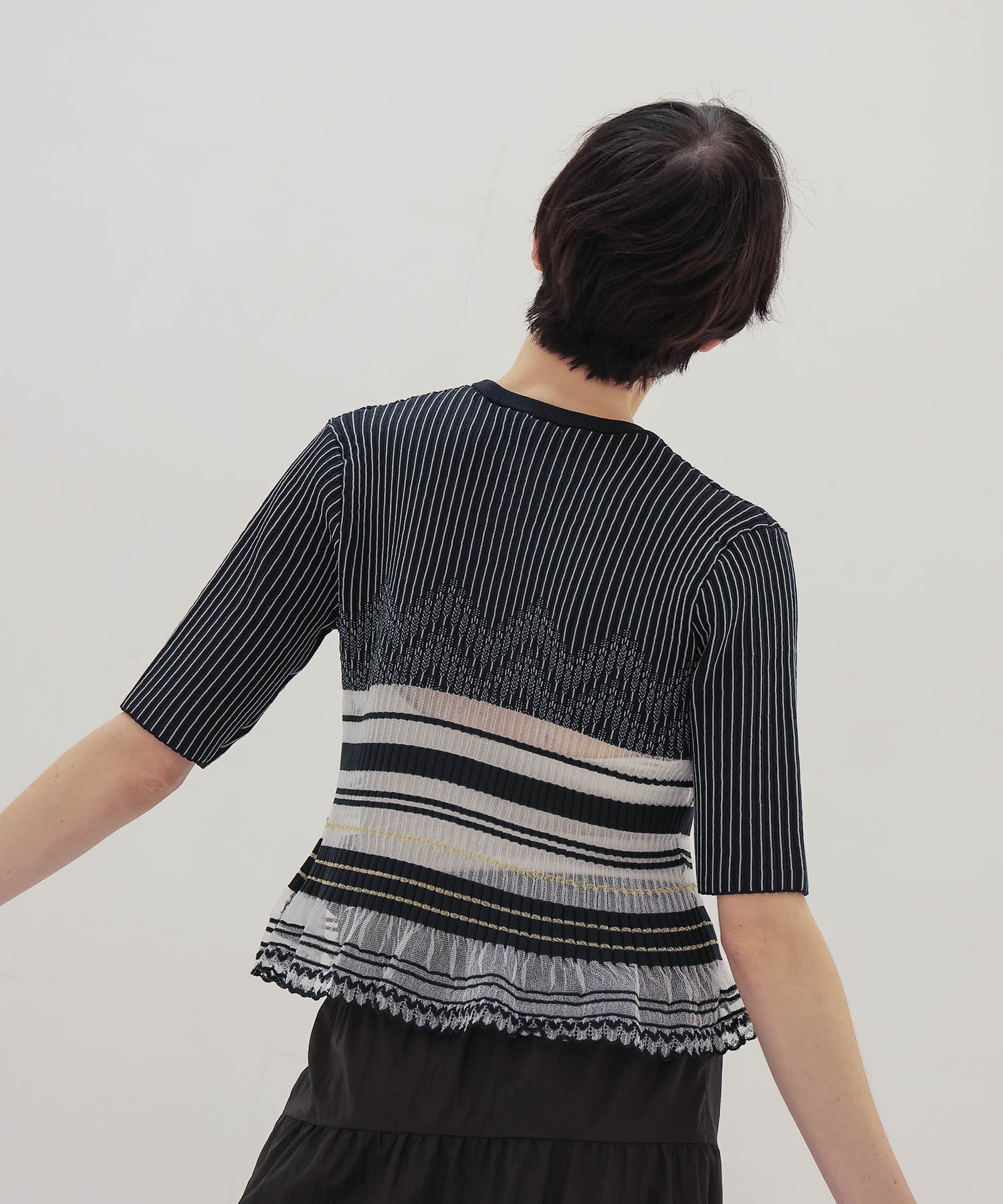 sheer shadow border half sleeve pullover