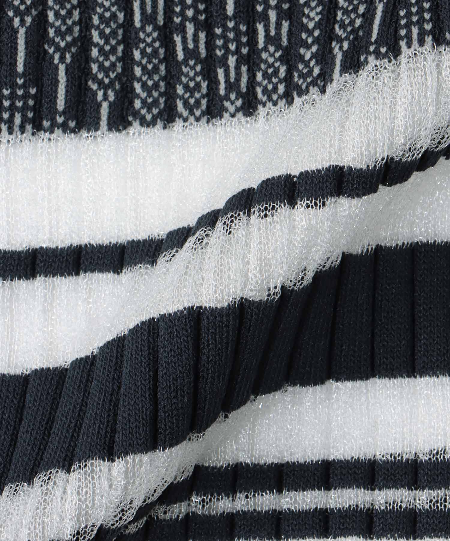 sheer shadow border half sleeve pullover