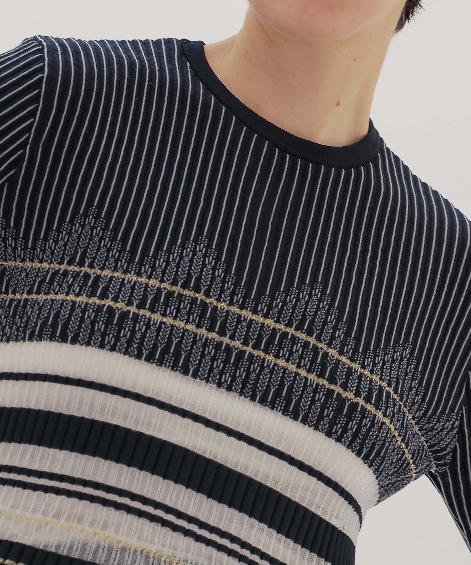 sheer shadow border half sleeve pullover