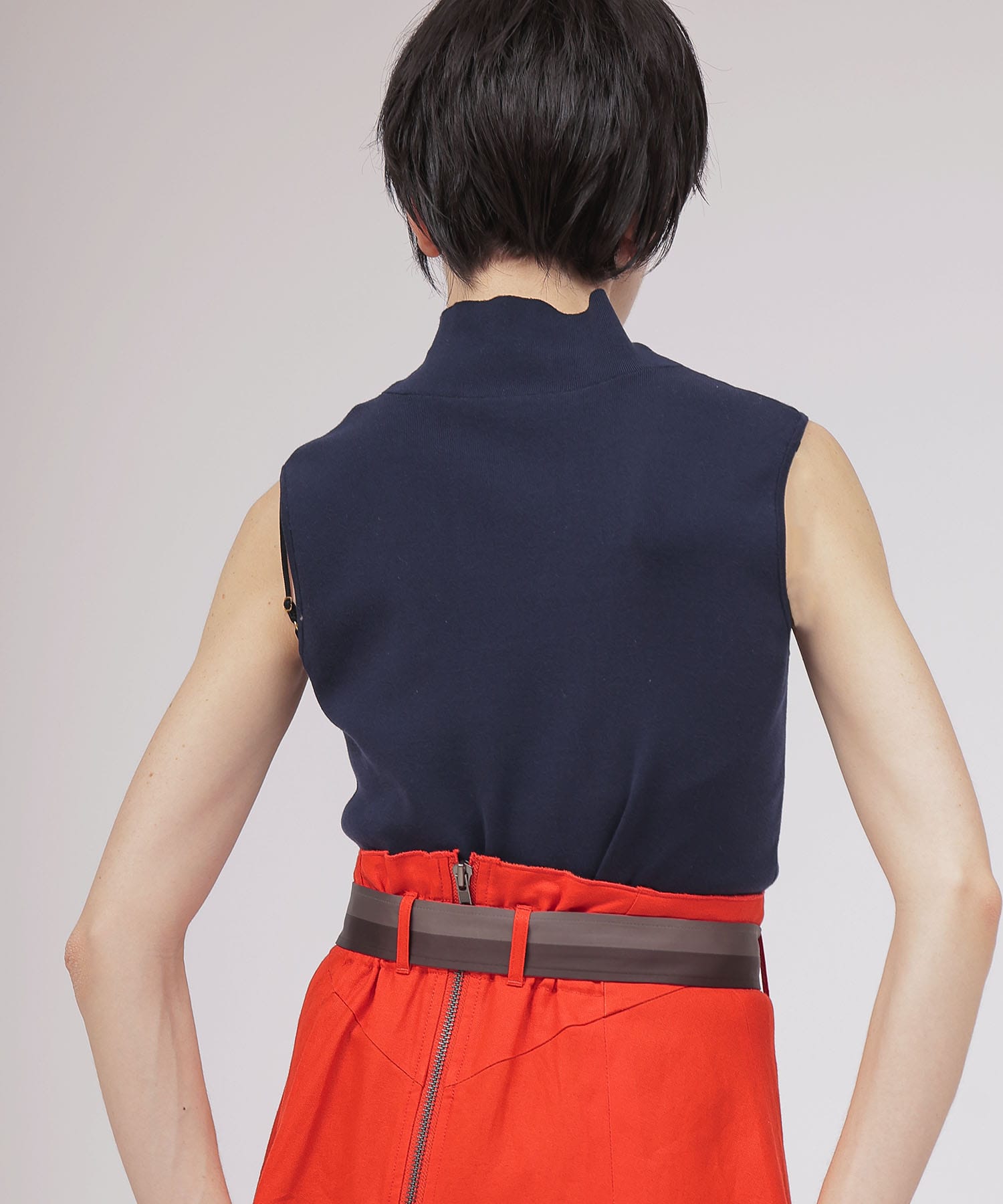 turtleneck sleeveless pullover