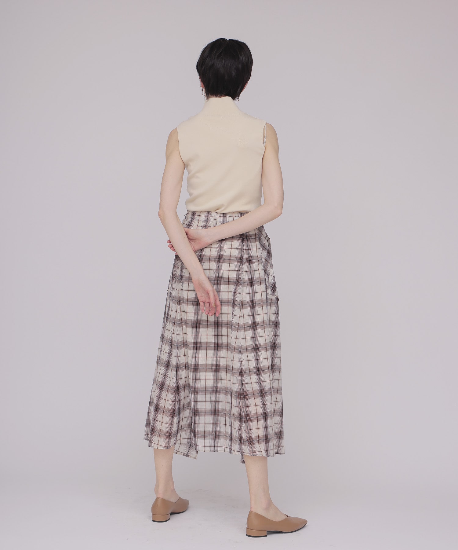 turtleneck sleeveless pullover