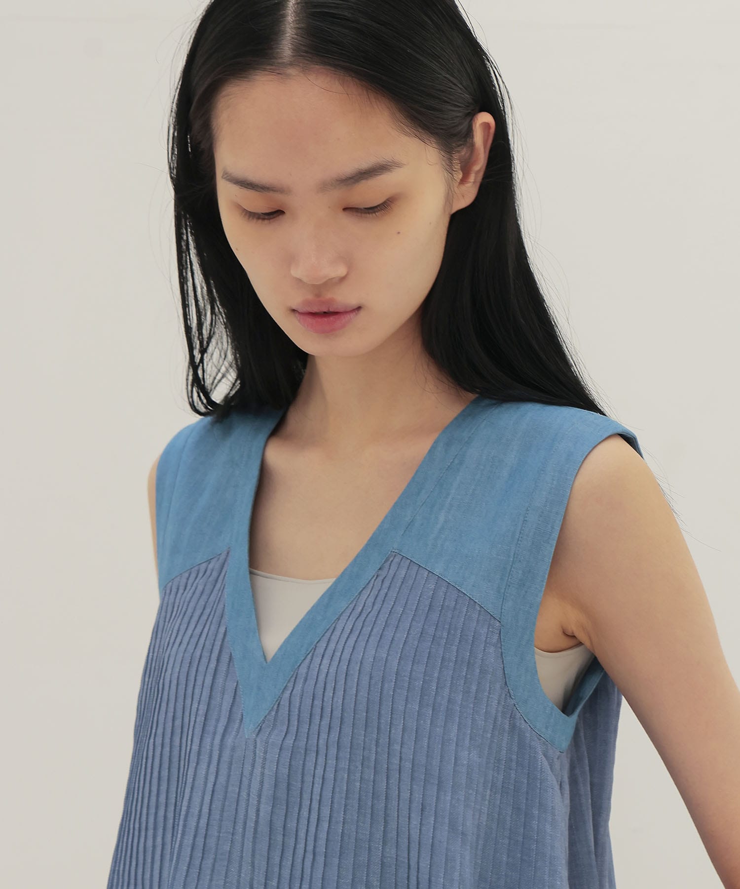 sheer print pleats blouse
