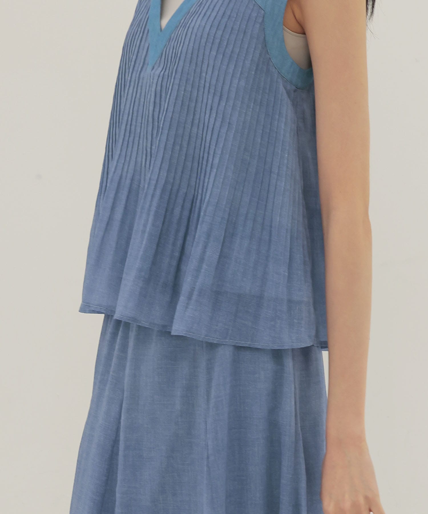 sheer print pleats blouse