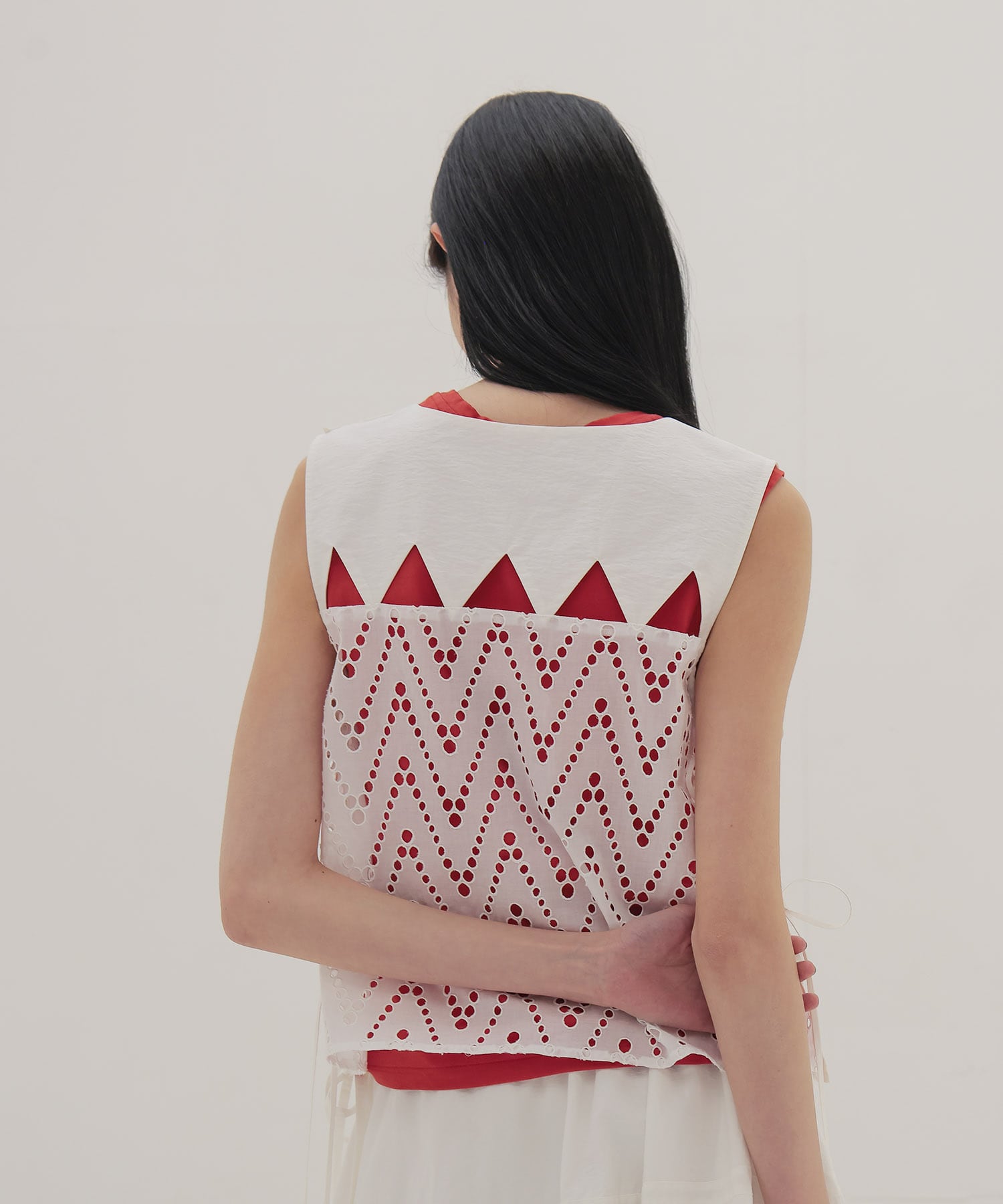 zig-zag race cutout blouse