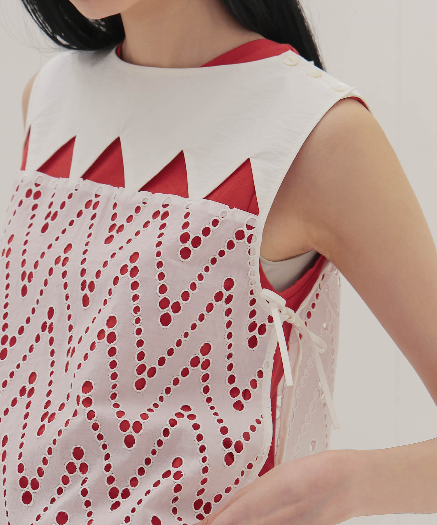 zig-zag race cutout blouse