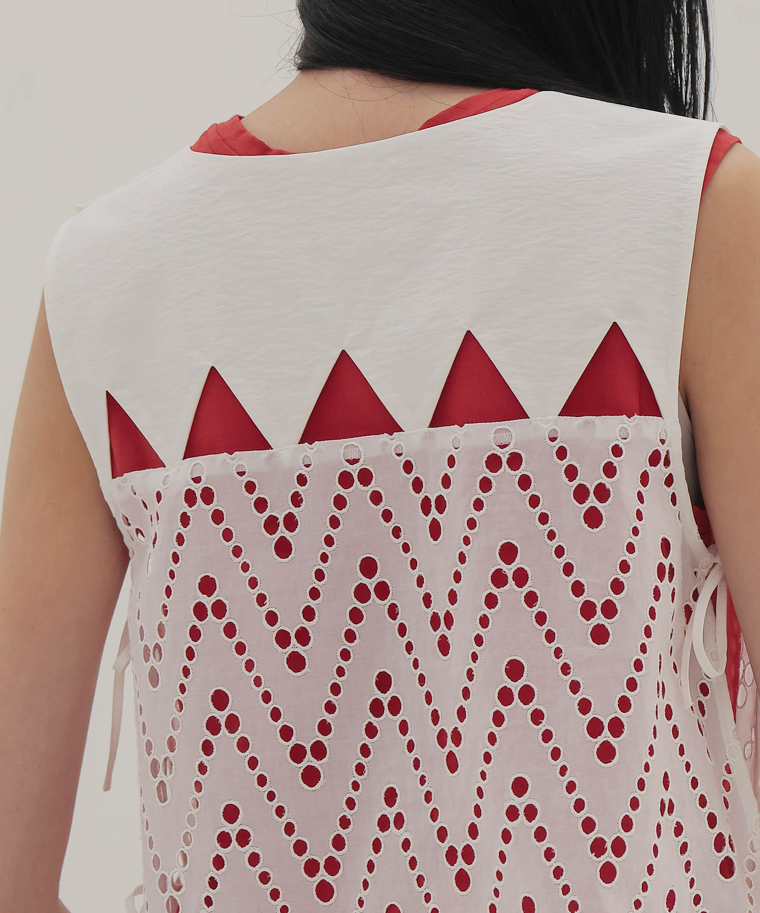 zig-zag race cutout blouse